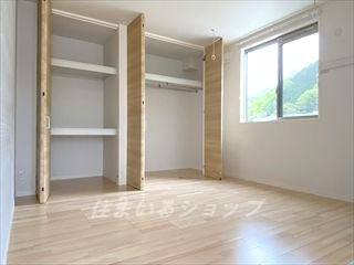 広島市安佐北区三入５丁目のアパートの収納|大型クローゼット