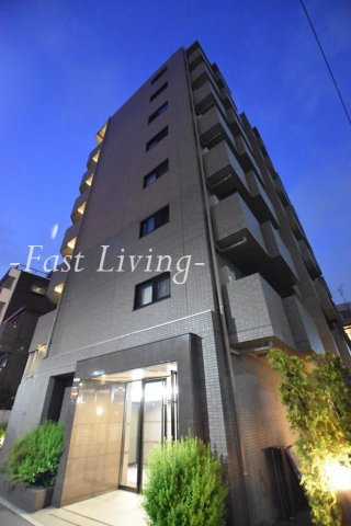 ルーブル飯田橋のエントランス