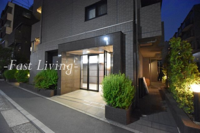 ルーブル飯田橋の外観