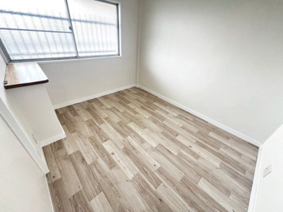 【洋室】 | もず山洋ハイツ | 光を沢山取り込める大きな窓。日差しを長時間受ける事が出来る暖かいお部屋です♪