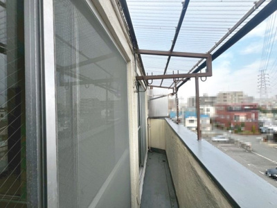 【バルコニー】 | もず山洋ハイツ | 前面に高い建物もなく、明るい日差しが入ります♪