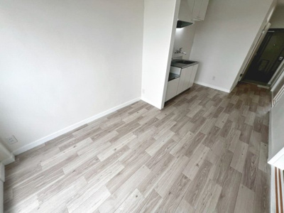 【居間・リビング】 | もず山洋ハイツ | LDKは約8.7帖。ソファーやテーブルを置いてのんびりと寛げます♪