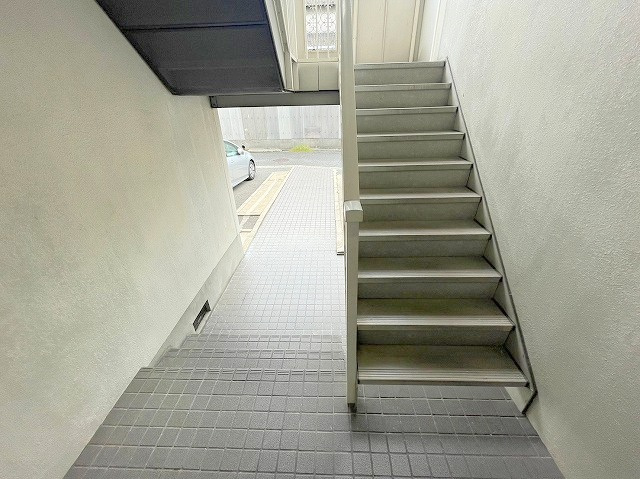 アブニールのロビー