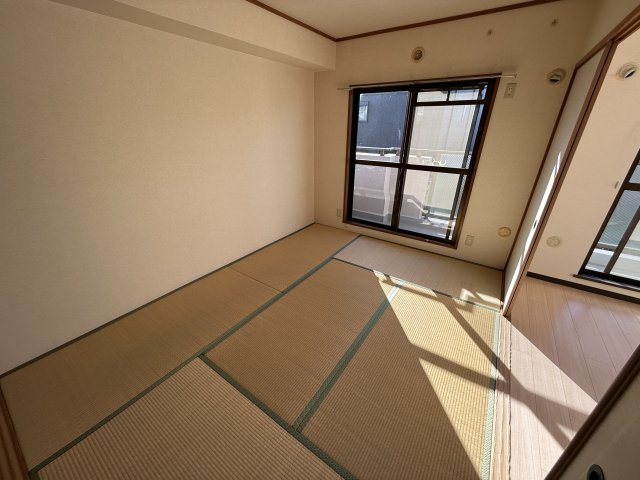 スぺシア旭丘の和室