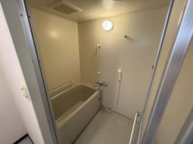 スぺシア旭丘の浴室