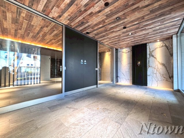 【エントランス】 | S-RESIDENCE庄内通駅前curere(クラーレ) | 落ち着いたエントランスです