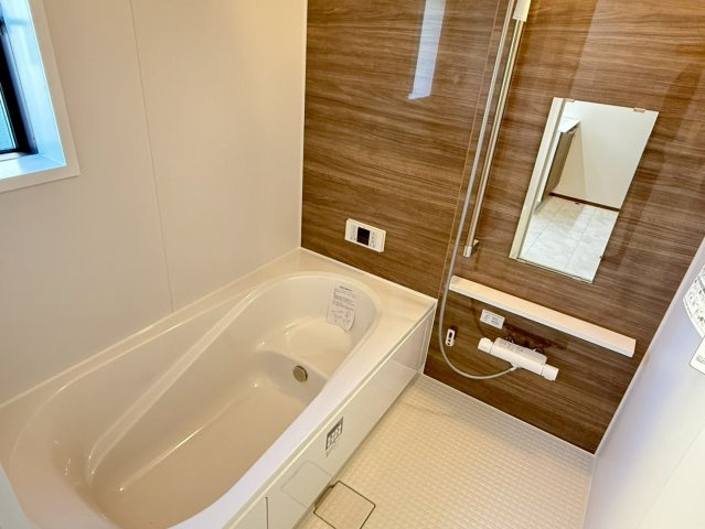 川口市赤井　新築一戸建て　J号棟の浴室|落ち着いた空間のお風呂です