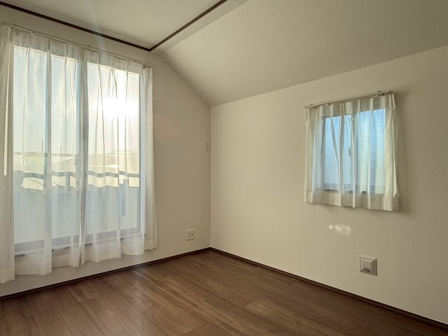 川口市赤井　新築一戸建て　J号棟の洋室|広々とした洋室です