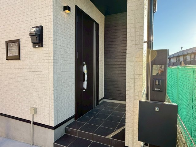 川口市赤井　新築一戸建て　J号棟の玄関|毎日通る玄関はこちらです