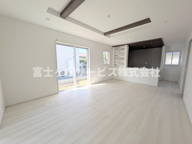 【居間・リビング】 | 磐田市高木 新築一戸建て 1号棟 | リビングです