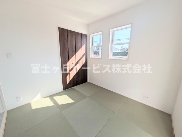 【和室】 | 磐田市高木 新築一戸建て 1号棟 | リビング横の和室です