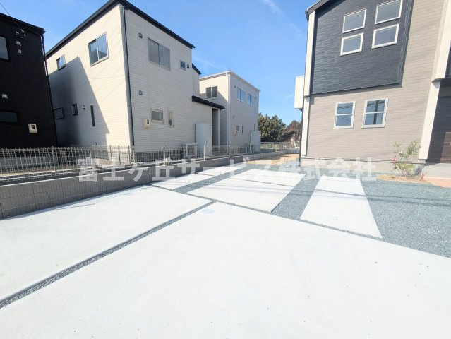 【駐車場】 | 磐田市高木 新築一戸建て 1号棟 | ３台駐車可能です