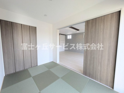 【和室】 | 磐田市高木 新築一戸建て 3号棟 | リビング横の和室です