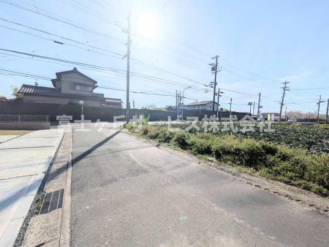 【前面道路含む現地写真】 | 磐田市高木 新築一戸建て 3号棟 | 前面道路です