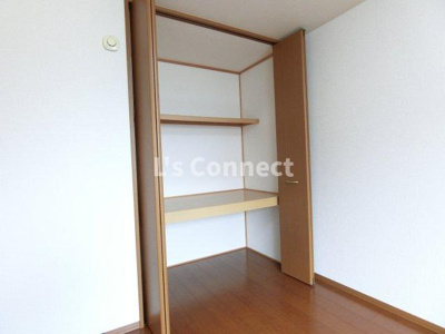 【収納】 | アルス明石台Ｅ | 奥行きのある収納でお荷物もすっきりしまえます。