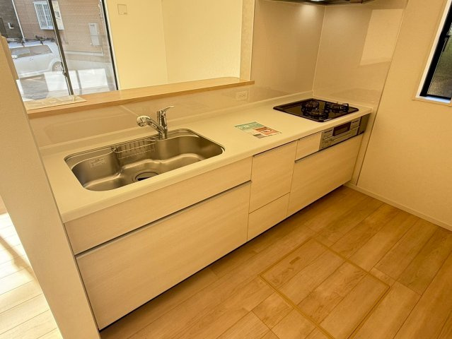 川口市安行小山第2　新築一戸建て　１号棟のキッチン|コンパクトなキッチンで掃除もラクラク