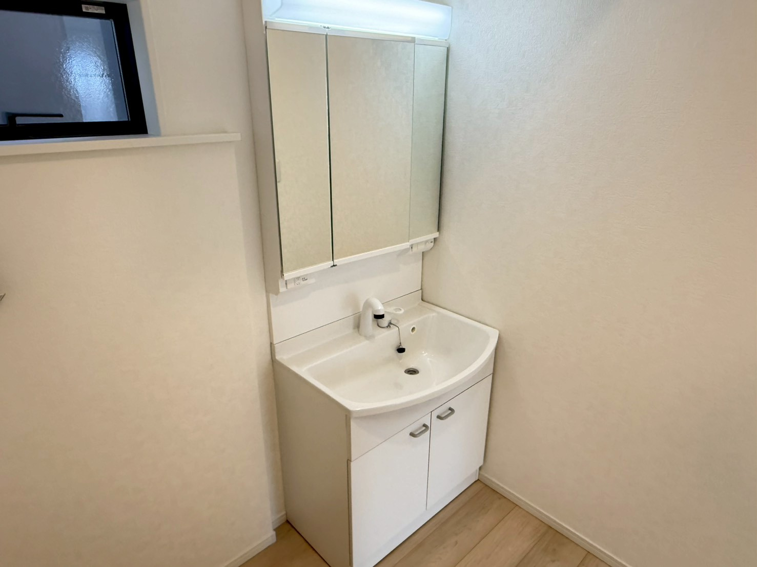 川口市安行小山第2　新築一戸建て　2号棟の独立洗面台|独立洗面台です