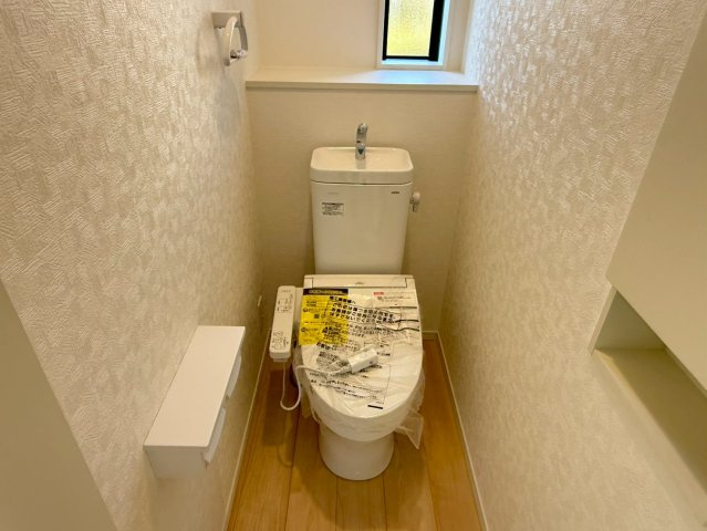 川口市安行小山第2　新築一戸建て　2号棟のその他|シンプルで使いやすいトイレです