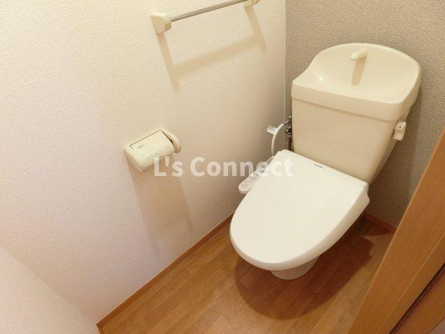 【トイレ】 | ドミトリー旭Ｂ | 温水洗浄便座付きのトイレ。