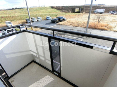 【バルコニー】 | ドミトリー旭Ｂ | ２階のお部屋で晴れた日には洗濯物もたくさん干せます。