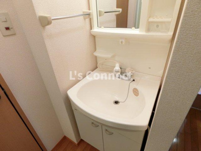 【洗面所】 | ドミトリー旭Ｂ | 朝の支度もスムーズな独立洗面台。