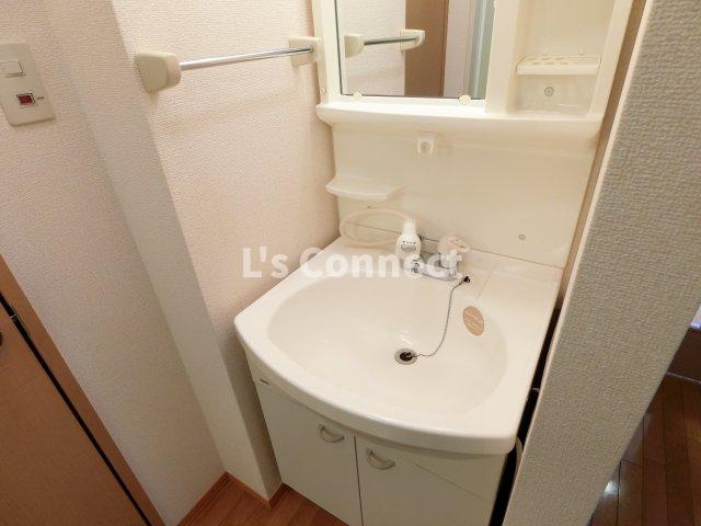 【洗面所】 | ドミトリー旭Ｂ | 朝の支度もスムーズな独立洗面台。