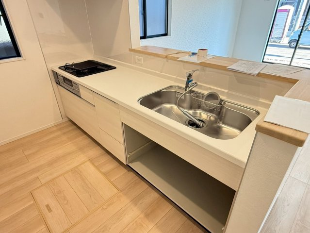 川口市安行小山第2　新築一戸建て　4号棟のキッチン|きれいなキッチンです