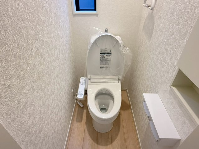 川口市安行小山第2　新築一戸建て　4号棟のその他|コンパクトで使いやすいトイレです