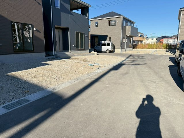 川口市安行小山第2　新築一戸建て　5号棟の前面道路含む現地写真|前面道路含む現地写真です