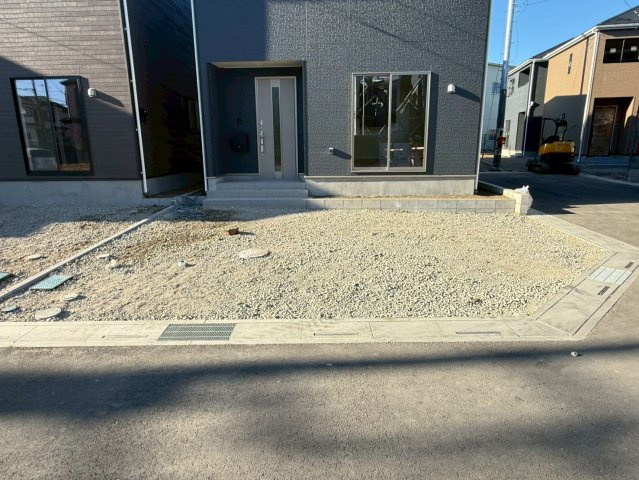 川口市安行小山第2　新築一戸建て　5号棟の駐車場|駐車場に車を止められます