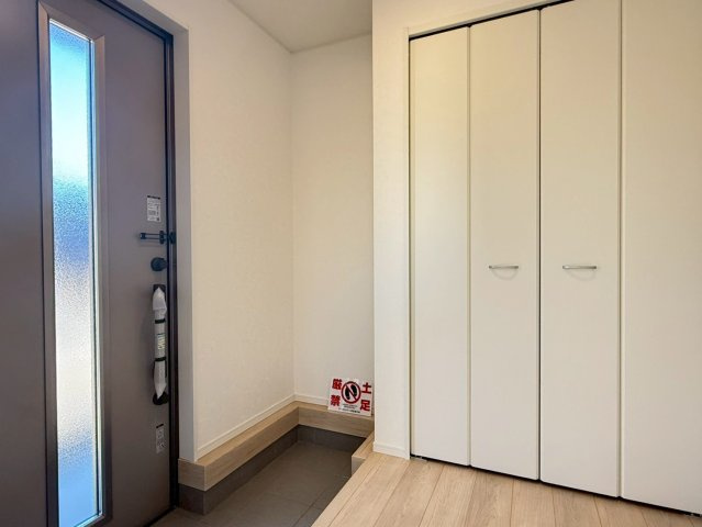 川口市安行小山第2　新築一戸建て　5号棟の玄関|毎日通る玄関はこちらです