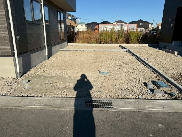 川口市安行小山第2　新築一戸建て　9号棟の駐車場|駐車場に車を止められます