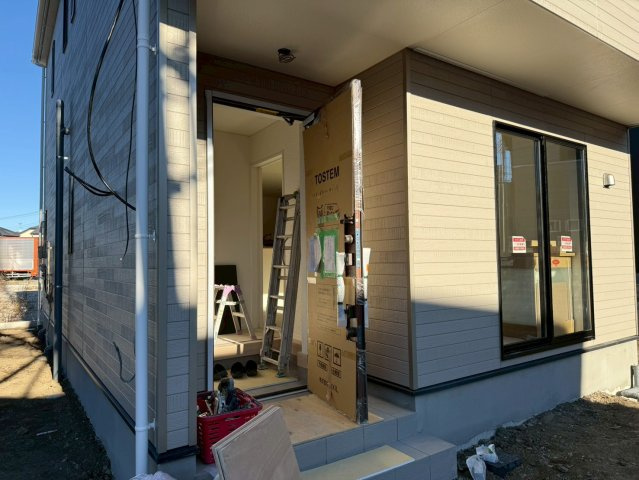 川口市安行小山第2　新築一戸建て　1１号棟の玄関|明るい玄関です