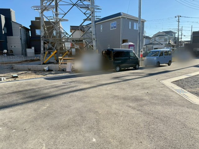 川口市安行小山第2　新築一戸建て　1２号棟の前面道路含む現地写真|前面道路含む現地写真です