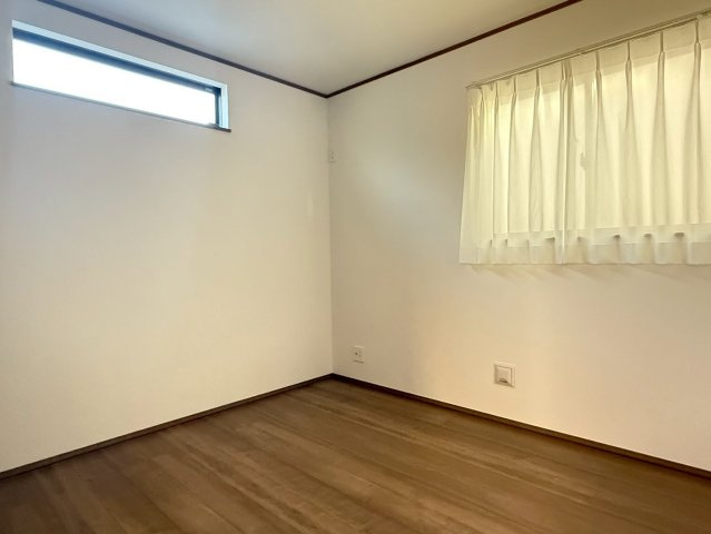 川口市安行小山　新築一戸建て　E号棟の洋室|広々とした洋室です