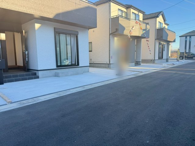 川口市安行小山　新築一戸建て　G号棟の前面道路含む現地写真|前面道路含む現地写真です