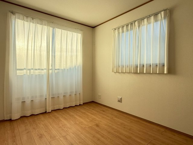 川口市安行小山　新築一戸建て　H号棟の洋室|きれいな洋室です