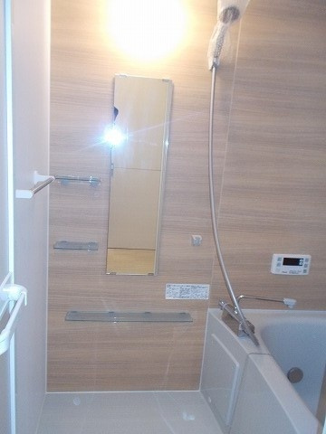 アースガーデンＳＯＪＡの浴室