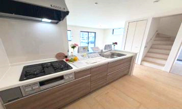 厚木市水引2丁目新築戸建て　2号棟のキッチン|使いやすいキッチンです