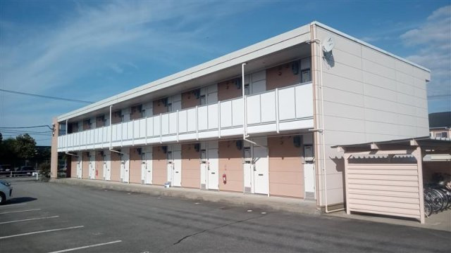 レオパレス上冨居Ⅱの外観