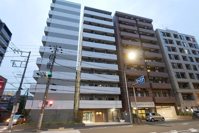 ラフィスタ横浜阪東橋Ⅱの外観