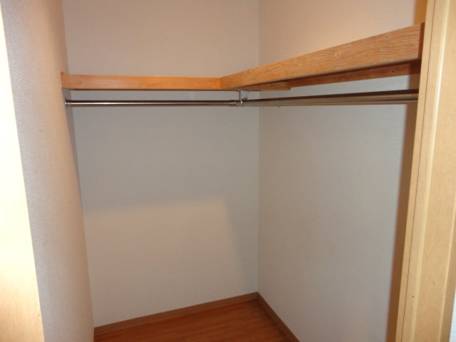 ラフォーレ三郷弐番館の収納