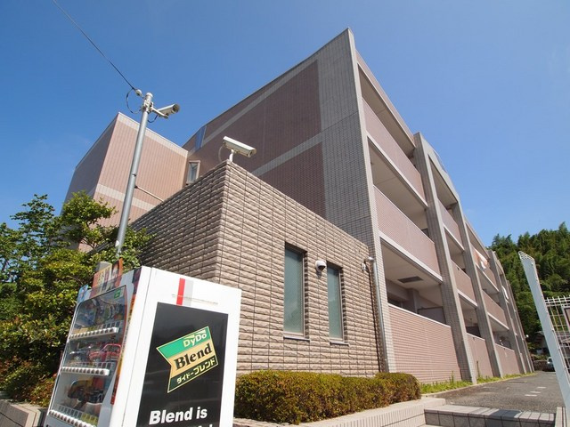 ラフォーレ三郷弐番館の外観