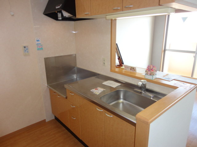 ラフォーレ三郷弐番館のキッチン