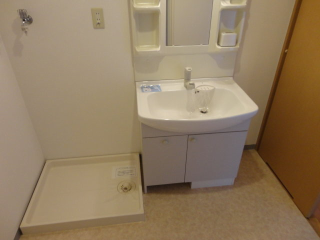 ラフォーレ三郷弐番館の洗面所