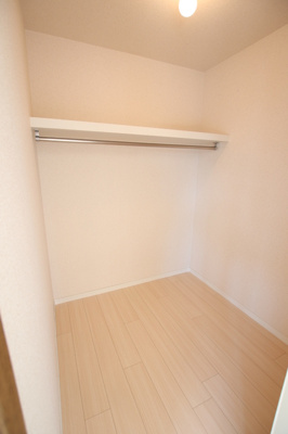 広々としたウォークインクローゼット