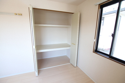 洋室7.5帖の物入