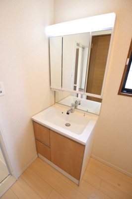 忙しい朝にも便利な洗髪洗面化粧台付☆