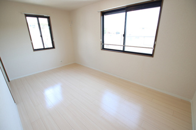 2階・2面採光・7.5帖の洋室