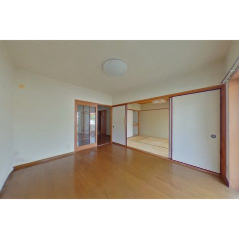 ドリーム　ヨシマチの居間・リビング|洋室